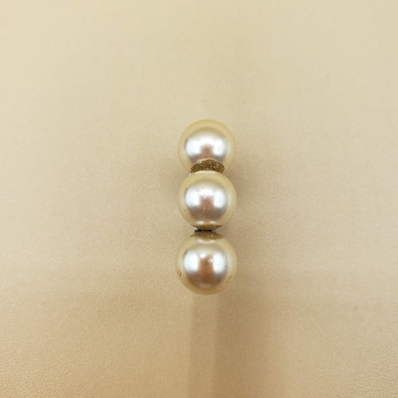 Trifari Vintage Gold Tone Faux Pearl Clip On Single Earring - Picture 7 of 7